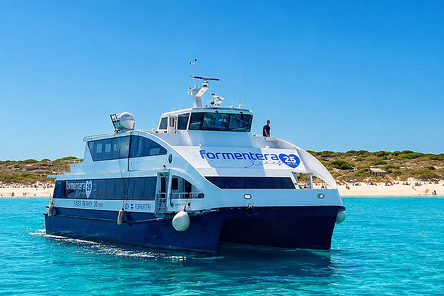 El fast ferry Espalmador Jet de Formentera Lines en navegación
