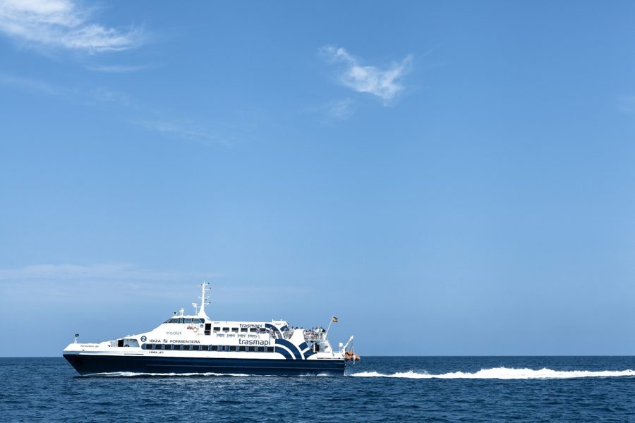El fast ferry Formentera Jet de Trasmapi navegando entre Ibiza y Formentera
